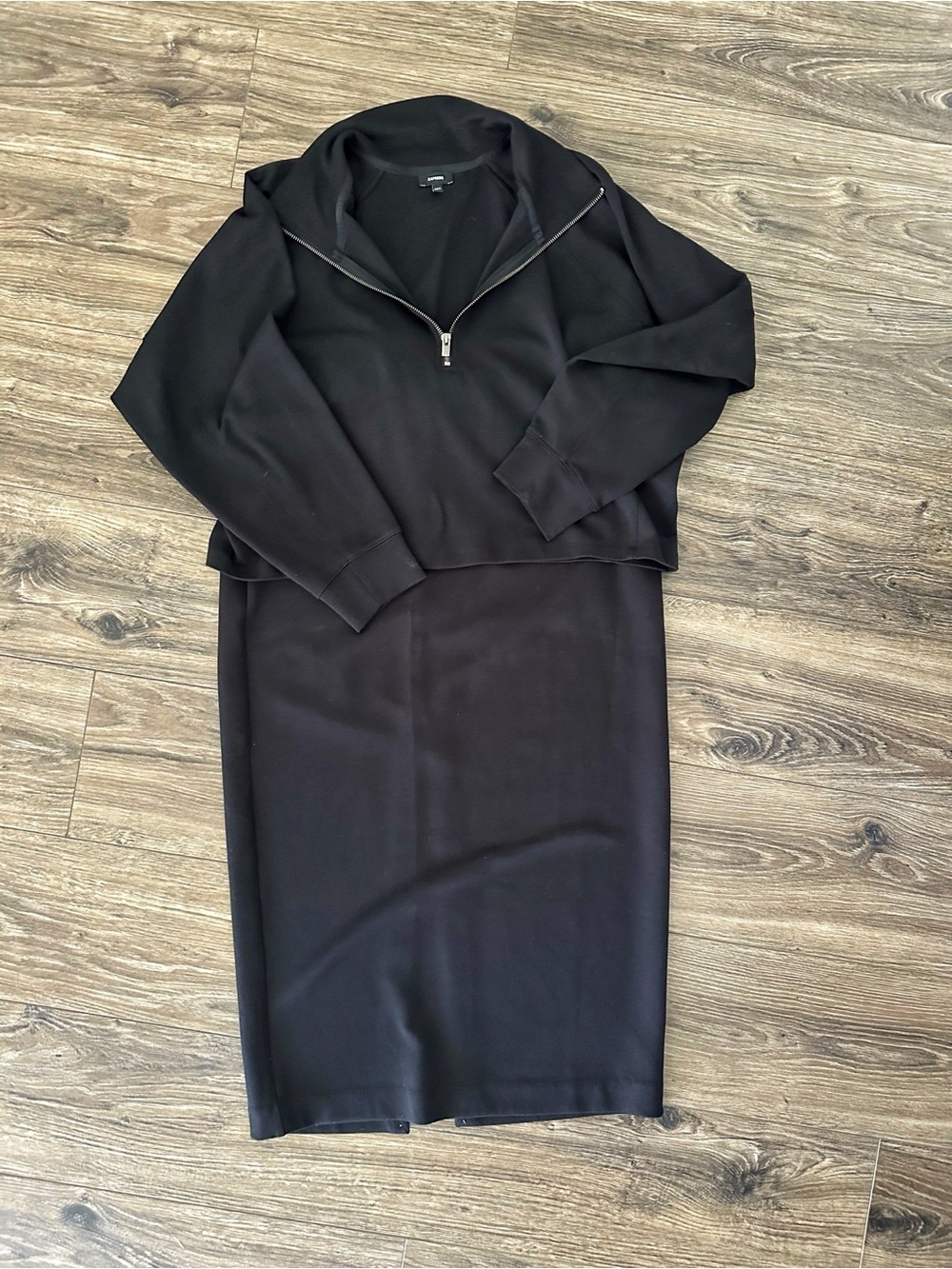 Express Black Two-Piece Set with Skirt and Zip Up